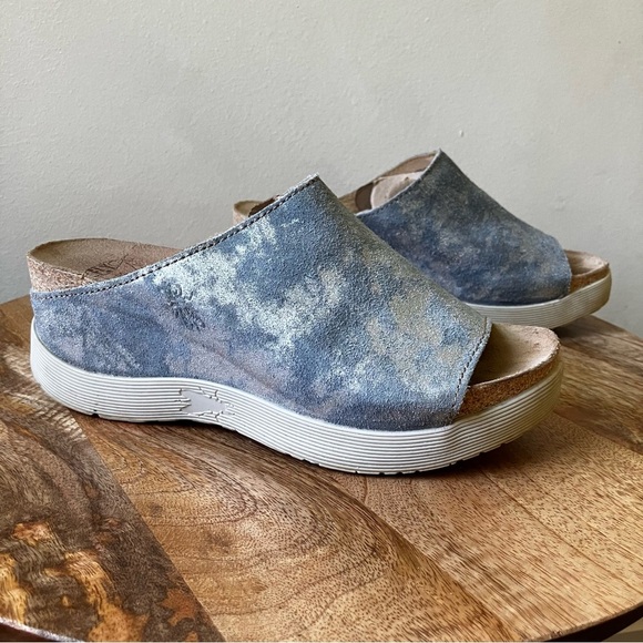 Fly London | Wigg Metallic Leather Slip On Mule Sandal - Picture 1 of 7